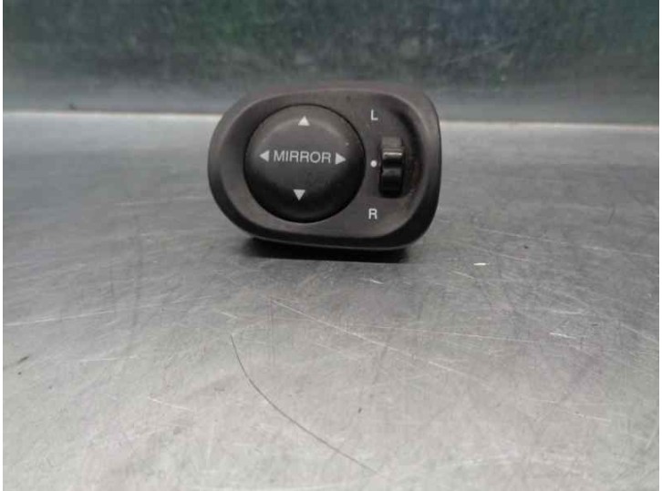 Replacement mirror control switch for Hyundai Lantra saloon (RD) 1.6 16V CAT OEM IAM reference 9353029000 