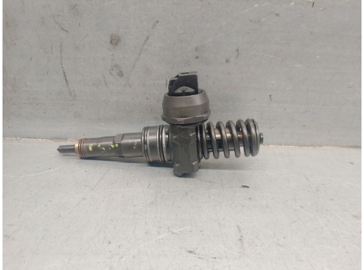 Recambio de inyector para seat ibiza (6l1) cool referencia OEM IAM 038130073AJ 0414720037 BOSCH