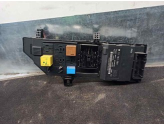 Recambio de caja reles / fusibles para opel vectra c berlina 1.9 cdti referencia OEM IAM 13223678 518897004 