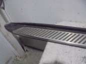 Recambio de estribo para ssangyong rexton w 2.0 td cat referencia OEM IAM K7976008D00 DERECHO 