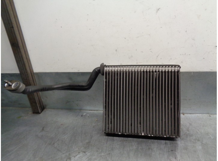 Recambio de evaporador aire acondicionado para seat exeo berlina (3r2) 2.0 tdi referencia OEM IAM 8E1820103A  