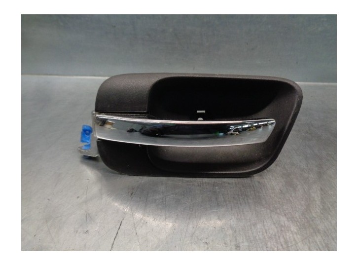 Replacement front left interior door handle for Chrysler 300 C 3.0 CRD cat OEM IAM reference 1070391 