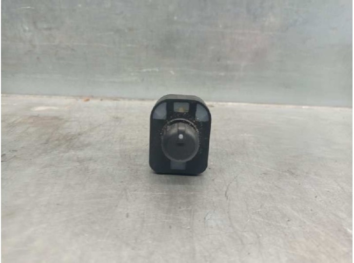 Recambio de mando retrovisor para seat exeo berlina (3r2) 2.0 tdi referencia OEM IAM 8E0959565A 