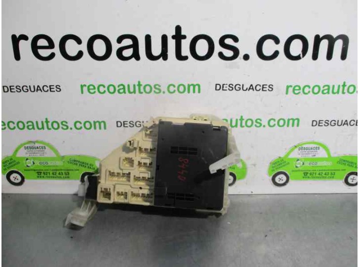 Recambio de caja reles / fusibles para toyota prius (nhw11) básico referencia OEM IAM 8274247010 0J310121 