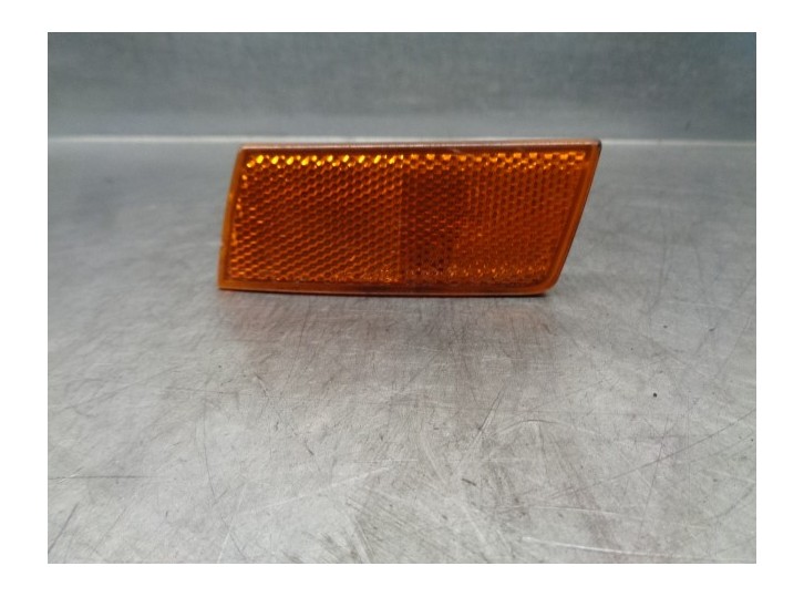 Replacement left side marker light for Chrysler 300 C 3.0 CRD CAT OEM IAM reference 4805861AA 