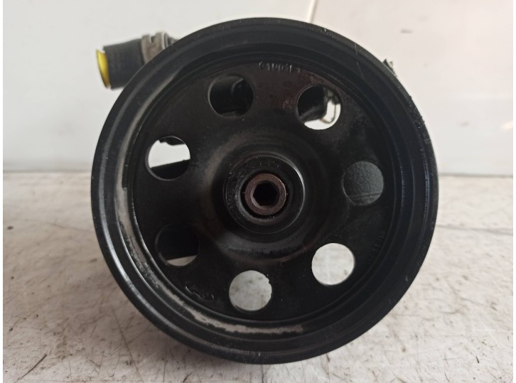 Replacement power steering pump for Ford Mondeo saloon (GD) 2.0 16V CAT OEM IAM reference 3049841 