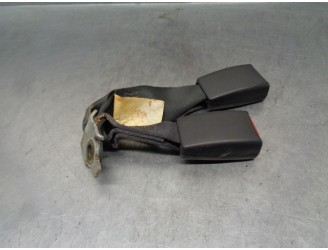 Recambio de enganche cinturon para chrysler 300 c 3.0 crd cat referencia OEM IAM 2021686  TRAS DER.CENT.