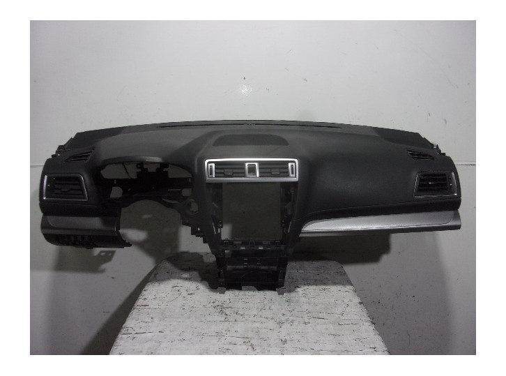 Recambio de salpicadero para subaru outback (b15) 2.0 diesel cat referencia OEM IAM 66040AL000 NEGRO 