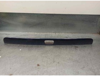 Recambio de molduras traseras para volvo s40 berlina 1.9 diesel cat referencia OEM IAM 613890  