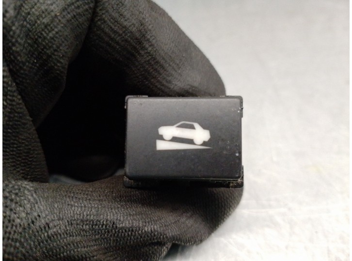 Recambio de mando para subaru outback (b15) 2.0 diesel cat referencia OEM IAM 83211AL000 