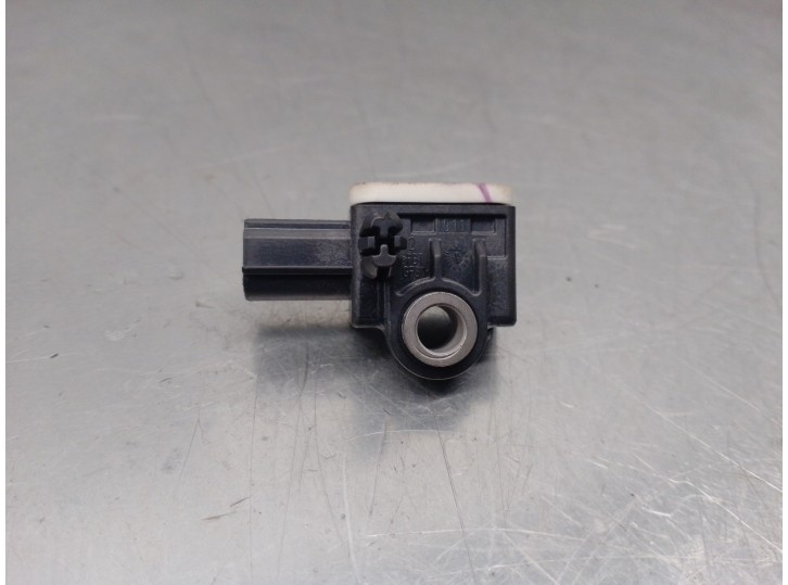 Recambio de sensor airbag para volvo v60 kombi 2.0 diesel cat referencia OEM IAM 31334336 