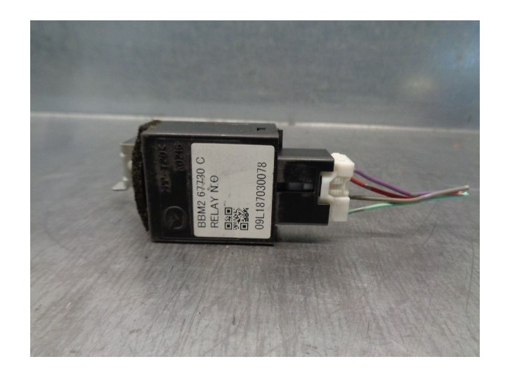 Relay replacement part for Mazda 3 Lim. (BL) 2.2 Turbodiesel Cat OEM IAM reference BBM267730C 