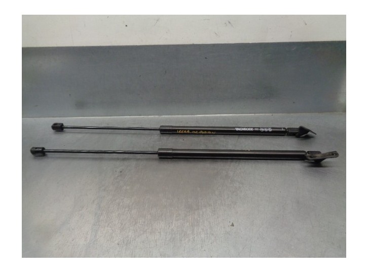 Replacement boot/tailgate dampers for Opel Corsa D 1.3 16V CDTi OEM IAM reference 13182537 