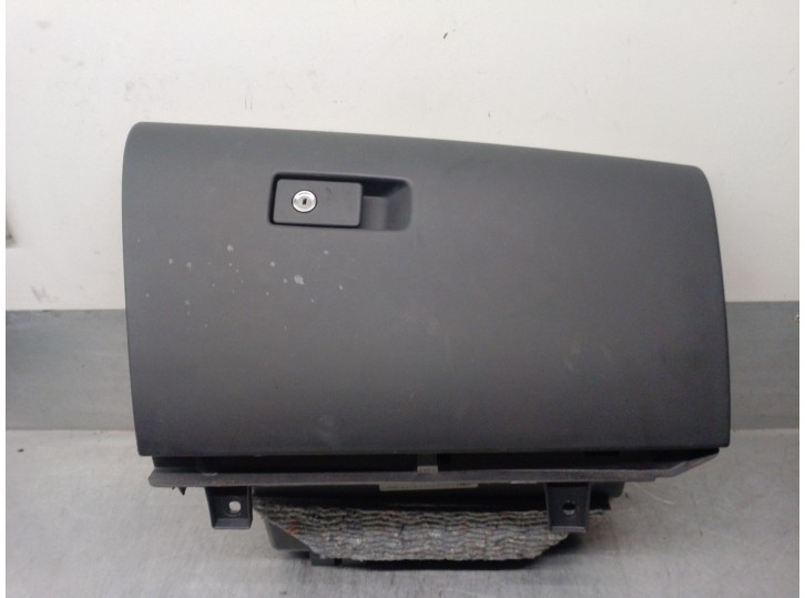 Recambio de guantera para volvo v60 kombi 2.0 diesel cat referencia OEM IAM 30755651 