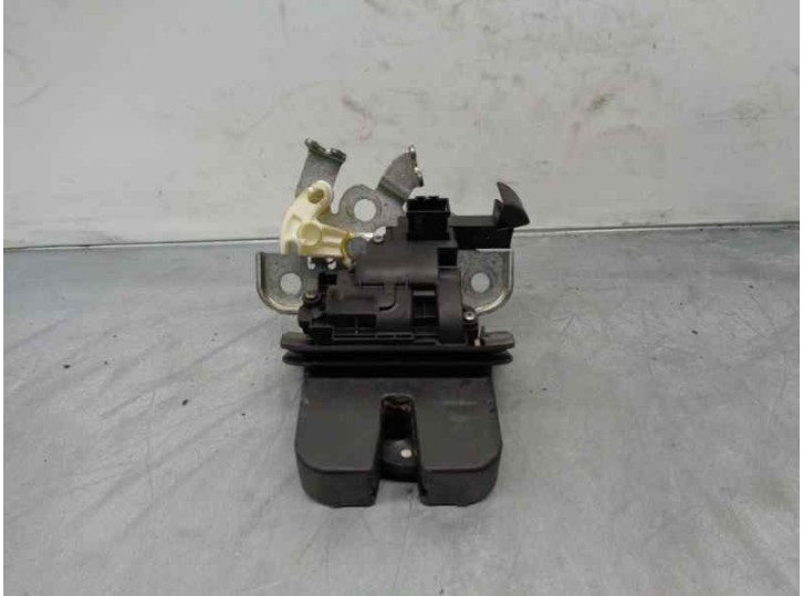 Recambio de cerradura maletero / porton para audi a6 avant (4f5) referencia OEM IAM 4 PINES 5 PUERTAS