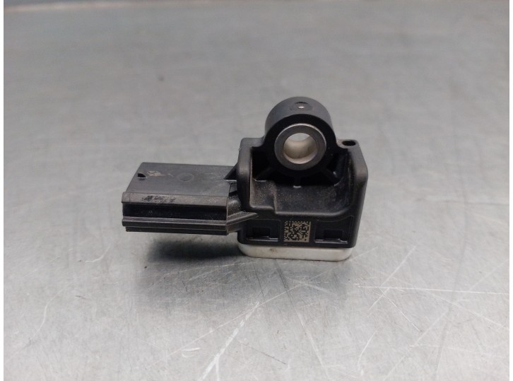 Replacement impact sensor for Subaru Outback (B15) 2.0 Diesel CAT OEM IAM reference 98237AL020 BOSCH