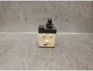 Recambio de mando elevalunas delantero derecho para chrysler sebring (jr) 2.0 referencia OEM IAM 04760857 04760857 