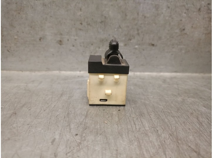 Recambio de mando elevalunas delantero derecho para chrysler sebring (jr) 2.0 referencia OEM IAM 04760857 04760857 