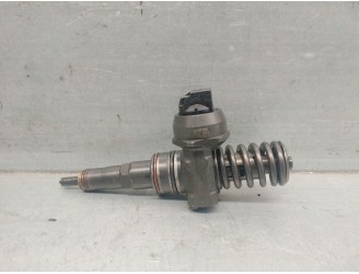 Replacement injector for Seat Cordoba Saloon (6L2) 1.9 TDI OEM IAM reference 038130073AJ 0414720037