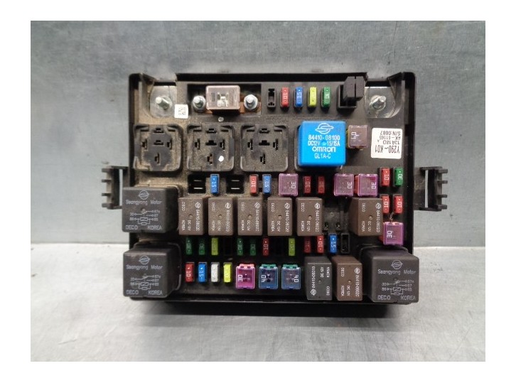Recambio de caja reles / fusibles para ssangyong rexton w 2.0 td cat referencia OEM IAM 8231008E83  