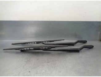 Recambio de brazo limpia delantero derecho para ford puma (cce) 1.4 16v cat referencia OEM IAM 1049329 