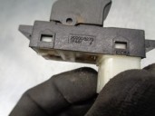 Recambio de mando elevalunas trasero derecho para ssangyong rexton w 2.0 td cat referencia OEM IAM 202008279  