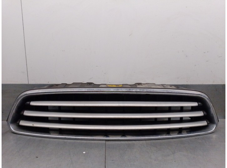 Replacement front grille for Mini Mini Countryman (R60) Cooper D OEM IAM reference 51139801582 51139801582 