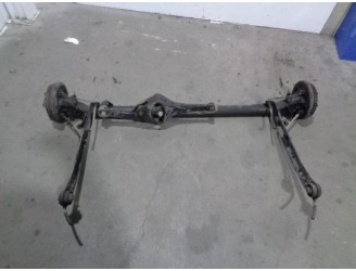 Recambio de puente trasero para nissan almera (n15) gx referencia OEM IAM 555010N600 TAMBOR 4 AGUJEROS BURRA 17