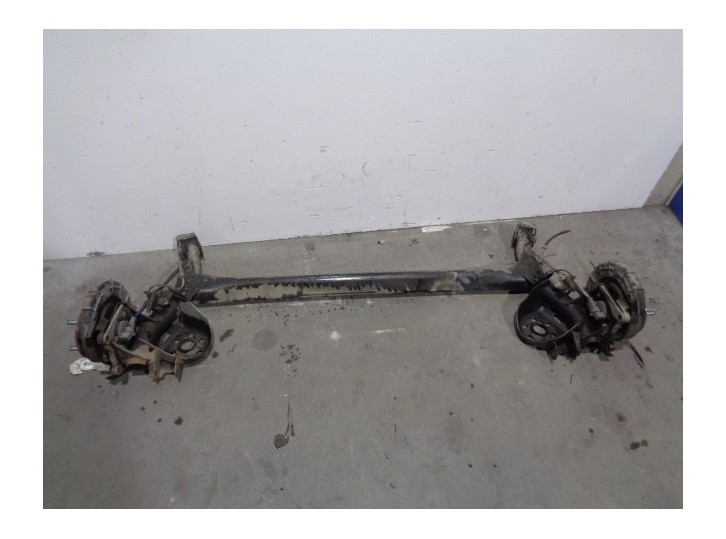 Recambio de puente trasero para hyundai accent (mc) 1.6 16v cat referencia OEM IAM 551001E200 PARA DISCOS DE 4 AGUJEROS BURRA 12