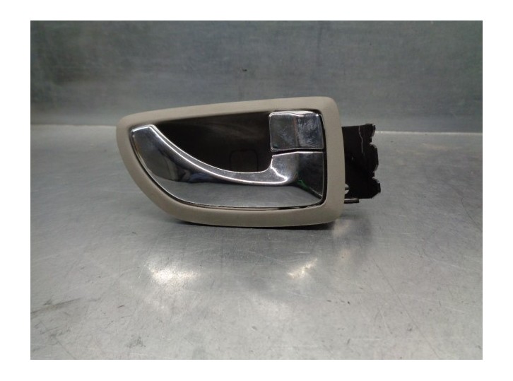 Recambio de maneta interior delantera derecha para kia opirus 3.5 v6 cat referencia OEM IAM 826213F000NF  