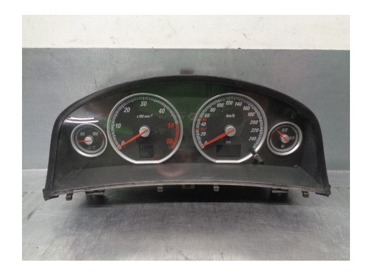 Recambio de cuadro instrumentos para opel vectra c berlina 1.9 cdti referencia OEM IAM 13144741 110080166038 
