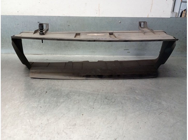 Recambio de calandra delantera de radiador para bmw 1 (e87) 118 d referencia OEM IAM 51747189264 51747189264 