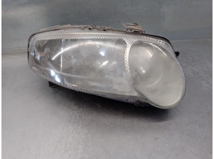 Replacement right headlight for Alfa Romeo 147 (190) 1.6 16V CAT OEM IAM reference 465565650 0301186202 