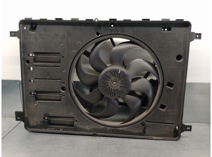 Recambio de electroventilador para volvo v60 kombi 2.0 diesel cat referencia OEM IAM 31368867 FOMOCO