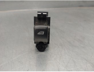 Recambio de mando elevalunas delantero derecho para volvo v60 kombi 2.0 diesel cat referencia OEM IAM 31272012  