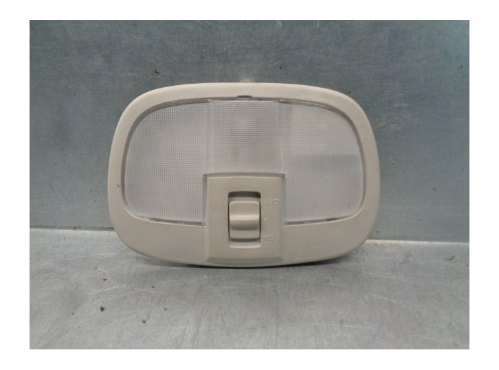 Recambio de luz interior para ssangyong rexton w 2.0 td cat referencia OEM IAM 8372008000  TRASERA