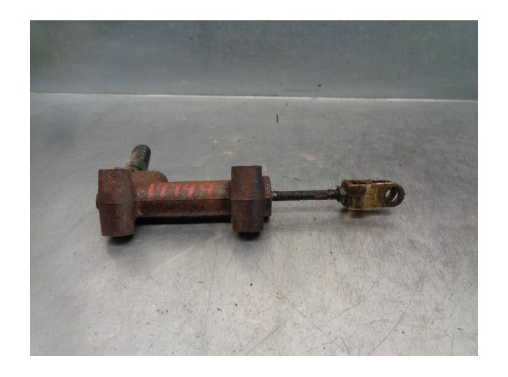 Replacement clutch pump for Hyundai H 100 2.5 Diesel OEM IAM reference 416004B001 
