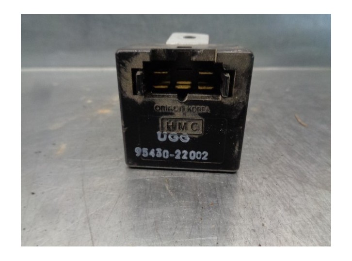 Replacement relay for Hyundai H 100 2.5 Diesel OEM IAM reference 9543022002 