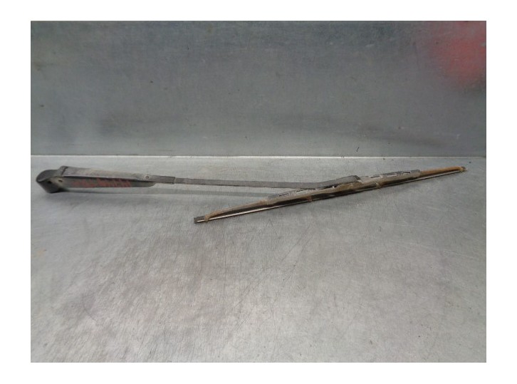 Recambio de brazo limpia trasero para hyundai h 100 2.5 diesel referencia OEM IAM 