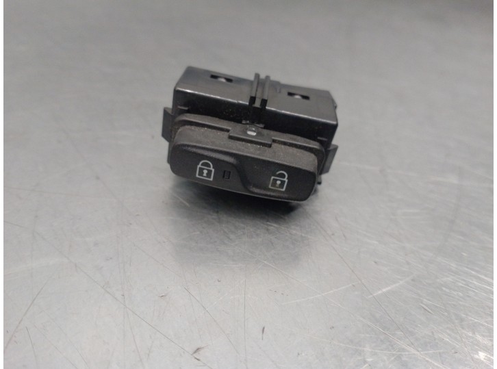 Recambio de mando para volvo v60 kombi 2.0 diesel cat referencia OEM IAM 31318990 