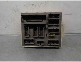 CAJA RELES / FUSIBLES 2M5T14A073AC 
