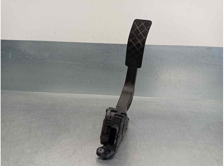 Accelerator pedal potentiometer replacement part for Audi A6 sedan (4F2) 2.7 V6 24V TDI OEM IAM reference 8K1723523 6PV00950501 