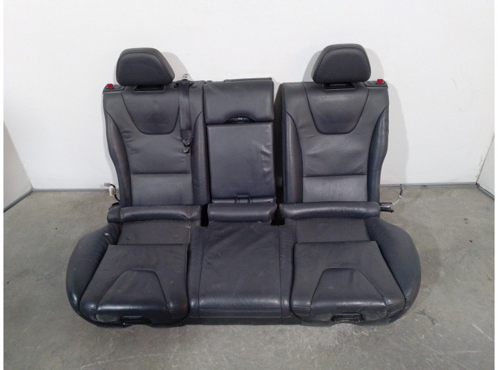 Recambio de asientos traseros para volvo v60 kombi 2.0 diesel cat referencia OEM IAM 4879592 CUERO NEGRO 5 PUERTAS