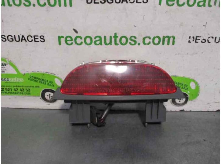 Recambio de luz central de freno para kia carnival ii 2.9 crdi cat referencia OEM IAM 0K56A51580  