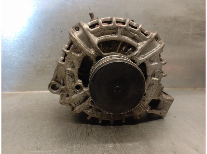 Recambio de alternador para volvo v60 kombi 2.0 diesel cat referencia OEM IAM 0125811005 0125811005 