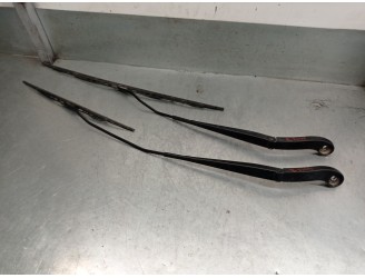 Recambio de brazo limpia delantero derecho para citroën jumpy ii furgoneta 2.0 hdi 120 referencia OEM IAM 1400456680 1400456780 