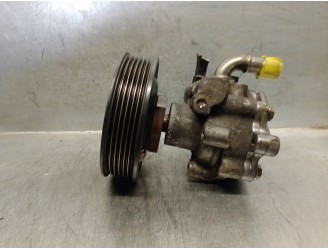 Replacement power steering pump for SEAT Toledo (1M2) 1.6 16V OEM IAM reference 1J0422154B KV17002 KYB