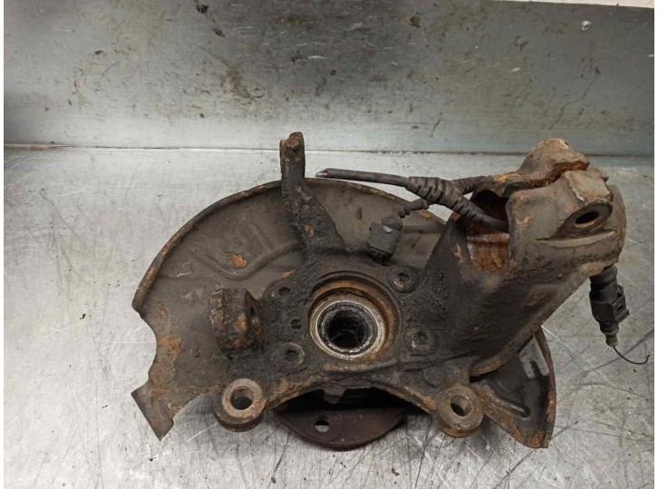 Replacement front left steering knuckle for Skoda Octavia Combi (1Z5) 2.0 TDI OEM IAM reference 1K0407255AA 