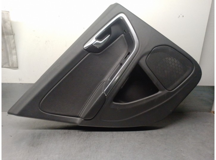 Recambio de guarnecido puerta trasera izquierda para volvo v60 kombi 2.0 diesel cat referencia OEM IAM 8686854 2482724 