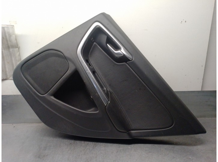 Recambio de guarnecido puerta trasera derecha para volvo v60 kombi 2.0 diesel cat referencia OEM IAM 8686855 2482724 